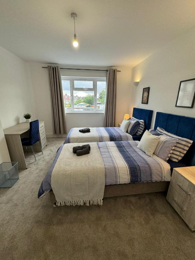 Smart Guest Rooms Fast Access To Central London Via Piccadilly Line New Southgate Екстериор снимка