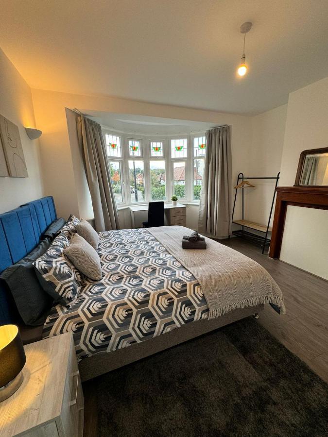 Smart Guest Rooms Fast Access To Central London Via Piccadilly Line New Southgate Екстериор снимка