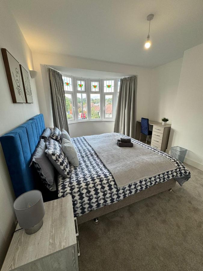 Smart Guest Rooms Fast Access To Central London Via Piccadilly Line New Southgate Екстериор снимка