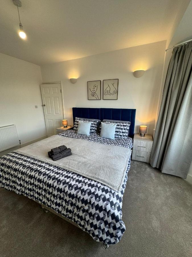 Smart Guest Rooms Fast Access To Central London Via Piccadilly Line New Southgate Екстериор снимка